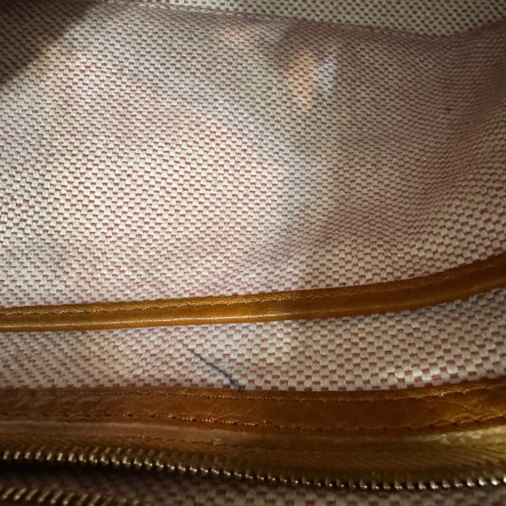Dooney & Bourke classic dooney